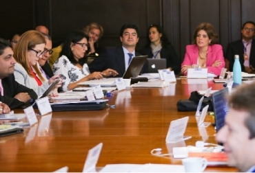 La viceministra de Asuntos Agropecuarios, Marcela Urueña Gómez, en compañía de Michael Grant, viceministro para las Américas de Asuntos Globales de Canadá, Craig Kowalik, director de Cooperación de Canadá en Colombia y representantes de Socodevi, Repsol y la Compañía Nacional de Chocolates. Foto: MADR Colombia, cacao, En Meta ponen en marcha el vivero de cacao más grande del país, vivero de cacao "Aromas del Ariari", San Martín - Meta, MADR, Marcela Urueña, CONtexto ganadero, Noticias ganaderas colombianas, economía
