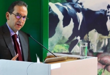 La información sobre el Censo de vacunación que se le entregó a Fedegán, es necesario precisar que tal entrega se realizó a dicha entidad en su condición de miembro de la Comisión Nacional de Lucha Contra la Fiebre Aftosa, según lo dispuesto en la Ley 395 de 1997, indicó José Félix Lafaurie R., presidente ejecutivo de Fedegán. Foto: MADR Fedegan, José Félix Lafaurie Rivera, Ministerio de Agricultura y Desarrollo Rural, Ministro Andrés Valencia Pinzón, Contraloría General de la República, administración del fondo nacional del ganado, Andrés Valencia Pinzón, recursos parafiscales, Ley 89 de 1993, Comisión Nacional de Lucha Contra la Fiebre Aftosa, Ley 395 de 1997, Fiduagraria, inconsistencias datos de vacunación de Fiduagraria, CONtexto ganadero, noticias ganaderas colombianas, carne y leche
