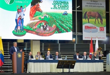 Voy a ir a China, con un grupo de empresarios para que le otorguen a la carne colombiana un espacio, dijo el Presidente Iván Duque al reiterar que desarrollará la diplomacia sanitaria para llegar a los países con los cuales se tiene comercio y abrirá oportunidades de negociación para el sector agropecuario. Foto: Presidencia de la República Colombia, Agroexpo, Iván Duque Márquez, apoyo a la ganadería colombiana, transformación rural, sector lácteo, Alianza del Pacífico, institucionalidad parafiscal ganadera, Formalización, catastro, contrabando, abigeato, impuesto de renta, exención en el impuesto de renta, CAN, CONtexto ganadero, noticias ganaderas de Colombia