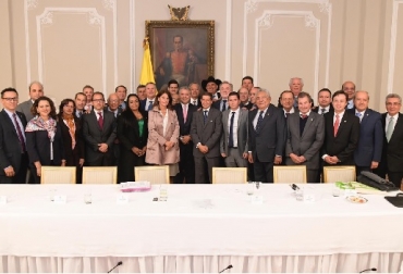 5 grandes temas se trataron en la reunión con el presidente Duque y se convino avanzar en cada uno de ellos. Su ejecución, sin duda, cambiará el sector rural, dijo José Félix Lafaurie. Foto: Cotesía Fedegán, Junta Directiva de Fedegán, reunión con el Presidente Duque, hoja de ruta que trasformará la ganadería, Ganadería Colombiana Sostenible-GCS, embriogán, impulso a las exportaciones, China, CONtexto ganadero, noticias ganaderas de colombia, exportaciones bovinas, carne.