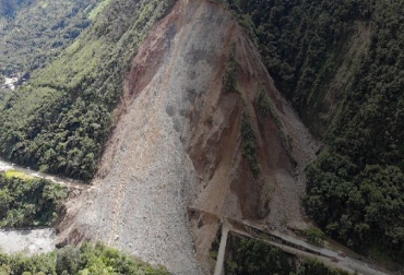 Mientras se espera que la vía sea reabierta en un mes, las pérdidas continúan creciendo. Foto: sci.org.co. Ganadería, Ganadería colombiana, ganadería colombia, noticias ganaderas, CONtexto ganadero, cierre vía bogotá villavicencio, vía bogotá villavicencio, derrumbes, lluvias afectan villavicencio, villavicencio, Bogotá, Meta, millonarias perdidas, transporte ganado, transporte leche, ganaderos villavicencio, ganaderos meta, ganaderos colombia, revista nacional de agricultura, sac, sac colombia,
