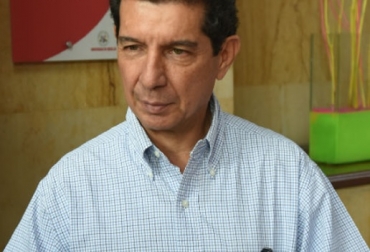 Con el proyecto 'Ganadería Colombiana Sostenible', se ha establecido un nuevo paradigma para nuestra producción ganadera, señaló José Félix Lafaurie Rivera. Foto: elmundo.com Colombia, Fedegán, José Félix Lafaurie, 5 razones que demuestran que la ganadería no es como la pintan los ambientalistas, ‘La culpa no es de la vaca’, calentamiento global, sistemas silvopastoriles, “Ganadería Colombia Sostenible”, eficiencia en la captura y almacenamiento de dióxido de carbono, reducción de las emisiones de gas metano y óxido nitroso, efecto invernadero, aumento de la biodiversidad, descompactación de los suelos, escarabajos, Ernesto Viglizzo, 10 millones de hectáreas, CONtexto ganadero