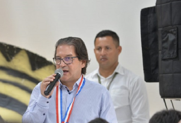 El ministro de Agricultura, Rodolfo Zea, anunció que el precio base de la leche al productor subirá 8%, aunque los costos crecieron 7,6% en 2019. Foto: Minagricultura precio, leche, Minagricultura, importaciones, Consejo Nacional Lácteo, concertación, Ganadería, ganadería colombia, noticias ganaderas colombia, CONtexto ganadero.