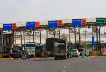 La medida eximirá de pago al transporte de carga que moviliza alimentos y elementos de salud. Foto: Julio Castaño - El Universal. Ganadería, ganadería colombia, noticias ganaderas, noticias ganaderas colombia, CONtexto ganadero, mintransporte, Peajes, suspensión cobro de peajes, COVID-19, coronavirus, coronavirus Colombia, ministerio de transporte, ángela orozco