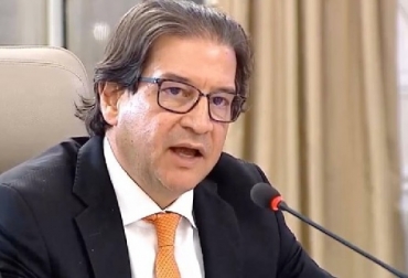 Estos productos los tendremos bajo especial vigilancia como una medida de defensa de los consumidores colombianos, advirtió el ministro de Agricultura y Desarrollo Rural, Rodolfo Zea Navarro. Foto Minagricultura Alimentos, Canasta básica de alimentos, Leche larga vida, queso campesino, precios vigilados, coronavirus, agroinsumos, noticias ganaderas de Colombia, ganadería, CONtexto ganadero
