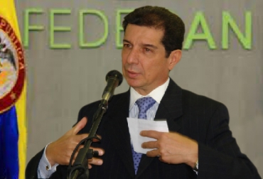 “Sector ganadero tiene el potencial de exportar hasta 130 mil toneladas de carne de res que le generarían un ingreso de US $500 millones al país”, sostuvo José Félix Lafaure Rivera. Foto: Fedegán. Exportación de alimentos cárnicos puede contribuir a crisis de ingreso del país, crisis económica, COVID 19, endeudamiento, créditos, desplome del ingreso, promover sectores exportadores, subproductos cárnicos, ganadería limpia, ganadería sostenible, amigable, mejoramiento del ambiente, Omega 3, producción limpia, China cambia consumo, ventas comparativas de Colombia, productor de alimentos, Noticias de ganadería colombiana, CONtexto ganadero.