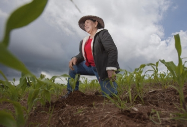 El 15 de octubre se celebra el Día Internacional de la Mujer Rural y habrá diferentes celebraciones con temas que apoyan su papel como emprendedoras. Foto: fusagasuganoticias.com Mujer Rural, día internacional, cundinamarca, Secretaría de La Mujer y Equidad de Género, fedegan, agroferia regional, emprendimiento, empresarial, cadena productiva, Vicepresidencia de la República, financiamiento, tasa de interés subsidiada, apoyo técnico, Proyectos productivos, capacitación, asociatividad, Ganadería, ganadería colombia, noticias ganaderas colombia, CONtexto ganadero