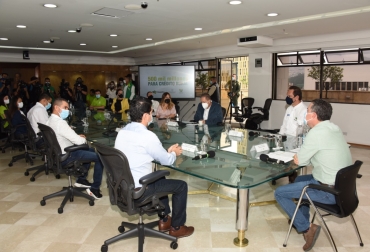 Con este proyecto, el departamento apunta a subsanar una deuda histórica con el campo. Foto: Gobernación de Antioquia. Ganadería, ganadería colombia, noticias ganaderas, noticias ganaderas colombia, CONtexto ganadero, crédito, crédito agropecuario antioquia, Acceso al crédito, Gobernación de Antoquia, finagro, crédito finagro, créditos agropecuarios en antioquia