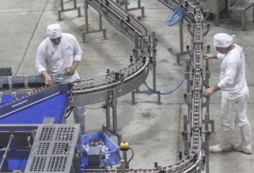 Numerosas personas han perdido sus empleos por cuenta de los bloqueos en las vías, como es el caso de los trabajadores de las procesadoras de lácteos. Foto: revistalideres.ec Cadena láctea afectada por bloqueos, bloqueos 2021, bloqueos paro nacional 2021, paro nacional, paro nacional 2021, Asoleche, sector lácteo, leche, leche Colombia, cadena láctea Colombia, frutas, yogur, azucar, Cauca, Nariño, ganado bovino, ganadería bovina, ganaderos, ganaderos colombia, ganado, vacas, vacas Colombia, bovinos, Ganadería, ganadería colombia, noticias ganaderas, noticias ganaderas colombia, CONtexto ganadero, contextoganadero