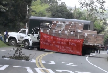 Como consecuencia de los bloqueos, negocios de exportación se están perdiendo y miles de personas perderán sus empleos. Foto: 90minutos.co Cauca, bloqueos, paro, pérdidas, empresas, Cámara de Comercio, reducción, ventas, insumos, cierre parcial, desempleo, informalidad, exportaciones, aguacate, quinua, bandas, café, campesinos, indígenas, corredor humanitario, combustible, estaciones de servicio, comercio, gremios, empresarios, ganadería, ganadería Colombia, noticias ganaderas Colombia, contexto ganadero
