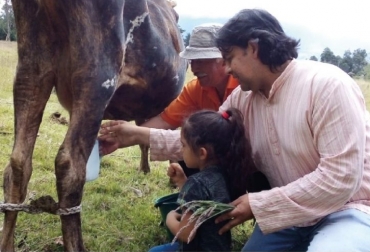 El sector lácteo es uno de los más afectados por los bloqueos, dejando pérdidas que superan los $35 000 millones. Foto: Gobernación de Boyacá. Ganadería, ganadería colombia, noticias ganaderas, noticias ganaderas colombia, CONtexto ganadero, Boyacá, perdidas boyaca, perdidas ganaderos de boyaca, Consejo Intergremial del Sector Productivo de Boyacá, fenalco, Camacol Boyacá – Casanare, Andi, Asobares, Cotelco, Fedecarboy, Fedesmeraldas, Fenalce, leche boyacá, leche perdidas boyaca, Fedegán Boyacá