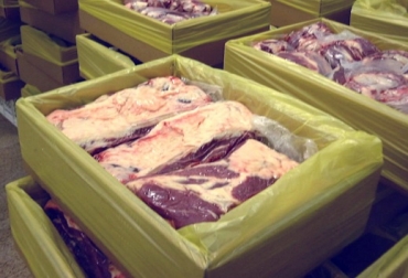 Este primer cargamento lo envío la empresa Athena Foods y fueron alrededor de 26 toneladas de carne bovina, principalmente cortes finos y traseros. Foto: cortesia Colombia, exportaciones de carne, Macao, China, exportaciones de carne de bovino, exportaciones de carne de bovino a Macao, Athena Foods, MADR, vacas, vacas Colombia, lechería, bovinos, ganadería bovina, ganadería bovina Colombia, noticias ganaderas, noticias ganaderas Colombia, contextoganadero