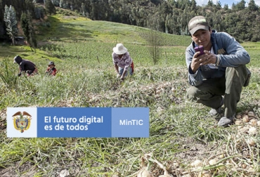 Los productores del campo y las personas interesadas podrán participar de los talleres virtuales gratuitos sobre nuevas tecnologías para el sector agropecuario. Foto: mintic.gov.co Tecnología, sector agropecuario, Agro 4.0, Centro para la Cuarta Revolución Industrial, Ministerio de Tecnologías de la Información y las Comunicaciones, talleres, pequeños productores, medianos productores, gremios, empresas, procesos agropecuarios, inteligencia artificial, internet de las cosas, Blockchain, casos de éxito, aplicaciones, herramientas, zonas de cultivo, drones, satelitales, detección de plagas, recolección, clasificación, mejoramiento de la producción, productividad, Competitividad, Ganader