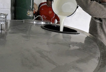 El acopio en 2021 es comparable al de 2019, el último año de normalidad, en tanto que el precio pagado al productor subió en octubre tras la reglamentación del Gobierno. Foto: perulactea.com Acopio 2021, acopio formal leche 2021, leche Colombia, compra leche, Acopio leche octubre 2021 Colombia, producción leche, Acopio formal leche Colombia 2021, recolección de leche en Colombia, producción leche Colombia 2021, precio leche cruda Colombia 2021, precio pagado al productor 2021, ganado bovino, ganadería bovina, carne, leche, ganaderos, ganaderos colombia, ganado, vacas, vacas Colombia, bovinos, Ganadería, ganadería colombia, noticias ganaderas, noticias ganaderas colombia, CONtexto ganadero