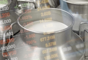 Los precios internacionales de la leche en polvo registraron un leve descenso del 1%. Foto: agritotal.com - infortambo.com Precio internacional leche