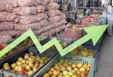 Hace un mes el ministro de Agricultura Rodolfo Zea aseguró que en 4 a 6 meses se verían los resultados de las medidas para bajar el costo de los alimentos. Foto: elpais.com.co - freepik.es precios de los alimentos en colombia en 2022