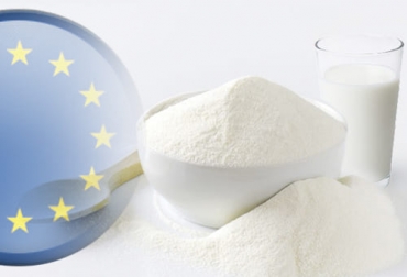 Aunque el costo de la leche en polvo de la Unión Europea ha estado en su punto más alto de los últimos años, el cupo arancelario por TLC se sigue agotando. Foto: agronet.gov.co - pngwing.com contingente de leche en polvo de la Unión Europea en 2022