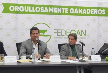 “Vamos a trabajar con FEDEGÁN, los comités y las asociaciones para construir”: Rodrigo Lara Sánchez. Foto: Fedegan. Rodrígo Lara Sánchez y José Félix Lafaurie Rivera