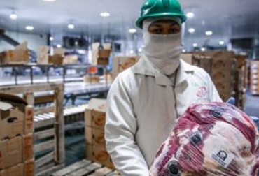 La producción de carne seguirá creciendo en los siguientes diez años aunque a un menor ritmo de lo que venía. Foto: eurocarne.com Carne en frigorífico