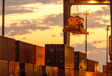 El aumento de aranceles como lo propuso el presidente electo ocasionaría aumento en los precios de los alimentos y mayor inflación. Foto: magazine.mobileport.com.mx Operación de exportación