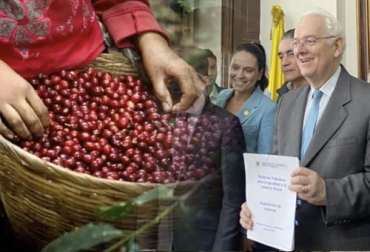 Los caficultores piden al minhacienda, José Antonio Ocampo, reconsiderar algunos aspectos de la reforma tributaria que van en contra de los pequeños productores. Foto: diariolalibertad.com - bolivarense.com Granos de café y minhacienda José Antonio Ocampo