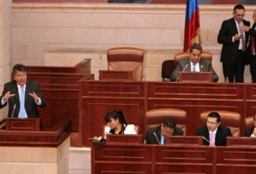 La cita se dio en el recinto de las Comisiones Económicas, donde Mauricio Cárdenas expuso el destino del dinero. Foto: Oficina de prensa. Comisiones Económicas Senado