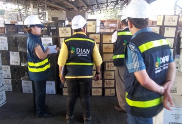 La propuesta legislativa pretende el aumento de penas para delitos asociados al contrabando. Foto: Dian. Contrabando en Colombia.