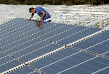 La generación de energías renovables está creciendo especialmente rápido en los países en desarrollo y emergentes. Foto: Agencia de Noticias UNal Paneles solares para generar energías renovables