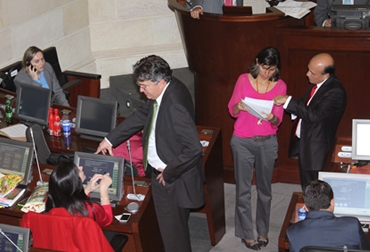 La reforma tributaria se ha encontrado con obstáculos que han impedido su aprobación El ministro de Hacienda, Mauricio Cárdenas, durante una plenaria en el Senado