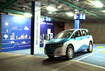 Los primeros automóviles de servicio público recorrerán las calles y avenidas de la capital a partir del 2 de septiembre. Foto: Prensa - Ministerio del Medio Ambiente Taxis eléctricos llegarán a Bogotá