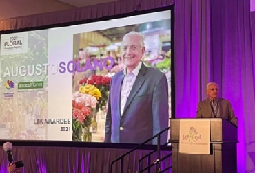 Augusto Solano ha contribuido de manera especial para que las flores colombianas sean uno de los principales productos de exportación de Colombia. Su trabajo por el desarrollo sostenible en el sector es reconocido mundialmente. Foto: Asocolflores Augusto Solano, presidente de Asocolflores, sector floricultor, Leland T. Kintzele (LTK) Distinguished Service Award 2021, Augusto Solano es galardonado, Wholesale Florist & Florist Supply Association (WF&FSA), vacas, vacas Colombia, lechería, bovinos, ganadería bovina, ganadería bovina Colombia, noticias ganaderas, noticias ganaderas Colombia, contextoganadero