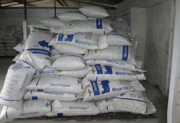 Es un suplemento hecho con maíz, algodón, soya, ajonjolí, entre otros nutrientes. Foto: CONtexto Ganadero. Mezclagán fedegán