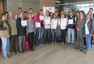 La entrega de los certificados se llevó a cabo en el marco de la agenda académica. Foto: Cortesía. bpg certificaciones ica