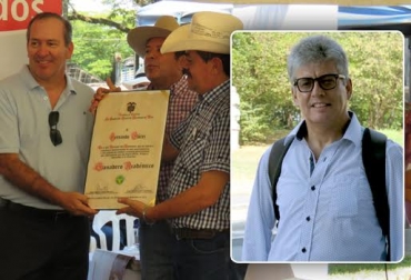 Investigadores de los Centros Tibaitatá y La Libertad de Corpoica reciben mención por sus logros académicos. Foto: Corpoica