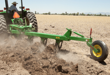 La labranza afecta seriamente la calidad del suelo. Foto: CEG. fertilizantes, químicos, tóxicos, agroquímicos, uso de químicos, Ganadería, ganadería colombia, Ganadería Sostenible, astoreo Racional Voisin, Sistemas silvopastoriles, bioinsumos
