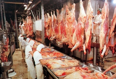 La reducción de su uso en las granjas y cebas, así como la implementación de políticas y controles de lo que se compra en relación a estas sustancias, es otro tema que hay que prestar atención y trabajar. Foto: comerciomaritimo.com.ar Inocuidad, 10 temas de inocuidad alimentaria para estar al día, CONtexto ganadero, ganadería Colombia, Noticias ganaderas Colombia