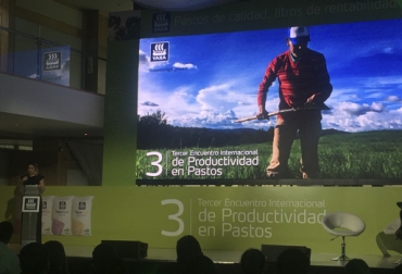 El encuentro tuvo lugar en el Carmel Club en Bogotá, en el que se reunieron más de 500 participantes. Foto: CONtexto ganadero Tercer Encuentro de Productividad de Pastos, Tercer Encuentro de Productividad de Pastos de Yara Colombia, empresa Yara, productividad pastos, producción ganadera pastos, pastos ganadería, elegir mejor pasto ganadería, CONtexto ganadero, ganaderos Colombia, noticias ganaderas Colombia