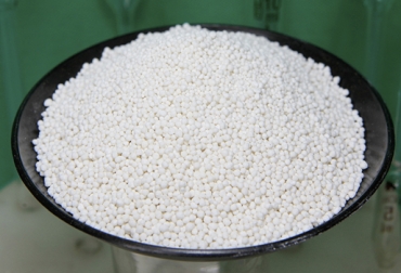 En los últimos años se han hecho diversos ensayos para proporcionar urea de liberación lenta para mejorar el rendimiento de los bovinos. Foto: whuhan-lvyin.com Urea liberación lenta, uso de urea en rumiantes, urea liberación lenta definición, uso de urea liberación lenta en rumiantes, Suplemento de urea en ganado bovino, suplemento urea rumiantes, alimentación urea ganado bovino, intoxicación urea ganado bovino, uso de urea en dietas de bovinos, prevenir intoxicación urea bovinos, dieta balanceada bovinos, dieta bovinos, CONtexto ganadero, ganaderos colombia, noticias ganaderas colombia