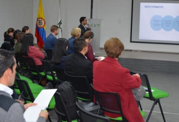 Dentro del desarrollo las mesas de trabajo, se contó con la participación del Ministerio de Agricultura, Instituto Colombiano Agropecuario, ICA, INVIMA, Porkcolombia, Instituto Nacional de Salud, las universidades CES y Javeriana. Foto: ICA Colombia, ICA, Cooperación Técnica con el gobierno de Dinamarca, porcinos, ICA construye plan de reducción de patógenos en el sector porcícola de Colombia, salmonella, exportación de la carne de cerdo colombiana, CONtexto ganadero, noticias ganaderas, ganadería porcina