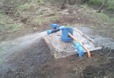 El pozo profundo es una alternativa que tienen los ganaderos para abastecer de agua las fincas. Foto: supernoticias del valle ganadería, ganadería colombia, noticias ganadera colombia, contexto ganadero, lluvias, cesar, invierno, sequia, suelos, estudio geoelectrico, pozo, excavación, pozo profundo, agua, fluido, subsuelo, subcuencas, subcuencas hidrográficas, perforaciones, extracción, extraer, exploración, primavera, ganaderos, ganaderos Colombia, secos, prados, pastos