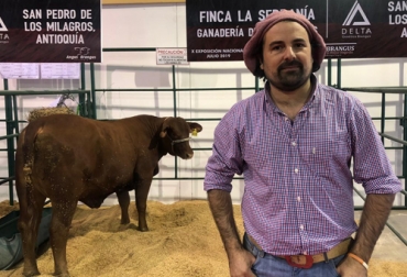 En la foro se encuentra Matias Pace, gerente productivo y comercial de la empresa El Bagual. Foto: CONtexto ganadero Brangus, Brangus en Colombia, genética Brangus, ganadería El Bagual, ganadería argentina, genética brangus argentina,