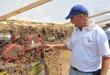 La inclusión de pasturas, pastizales y bosques– se logra un impacto considerable en la mejora de la fertilidad de los suelos y la producción agrícola. Foto: INTA. ganadería, ganadería colombia, noticias ganaderas, noticias ganaderas colombia, contexto ganadero, cambio climático, almacenar carbono, INTA, Miguel Taboada, director del Instituto de Investigación Suelos del INTA, agricultura climáticamente resiliente, baja en emisiones de carbono, pasturas, pastizales, bosques, agro-silvo-pastoril, agricultura de conservación, gestión del paisaje, suelos agrícolas,