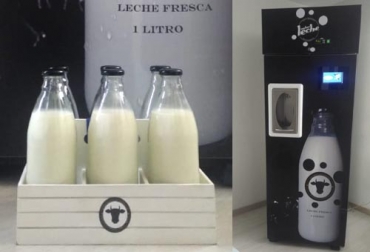 La máquina expendedora de leche fue creada por productores de Boyacá para que el ganadero sea quien venda su propia leche. Foto: Cortesía Ganadería, ganadería colombia, Ganadería colombiana, CONtexto ganadero, noticias ganaderas, noticias ganaderas colombia, maquina de leche, maquina leche, maquina expendedora de leche, venta de leche, productor leche, leche, calostro, lácteo, vaca, procesamiento de leche, temperatura de leche, ganaderos, ganaderos colombia, Boyacá, Samacá
