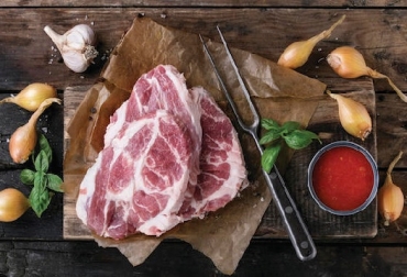 La vitamina B12 (Cianocobalamina) no existe en el reino vegetal, de manera que los vegetarianos y veganos la tienen que consumir en forma de suplemento, que se produce a partir de bacterias en un proceso de fermentación. Foto: Carnetec carne, ozono, efecto invernadero, consumo de carne, capa de ozono, engorda intensiva, celulosa, vitamina B12, Cianocobalamina, hierro de la carne, mioglobina, colesterol, vegano o vegetariano, CONtexto ganadero
