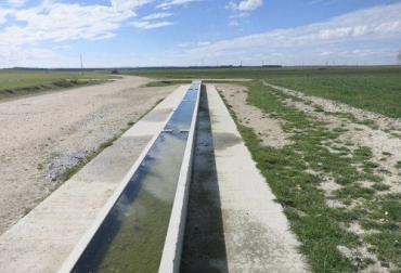 Los abrevaderos son una alternativa fácil y rápida para que los ganaderos tengan agua para sus animales en la temporada seca. Foto: inta.gob.ni Agua, alimentación, animal, abrevadero, jagüey, nutriente, vector, patógenos, hídrico, Recursos Naturales, Precipitaciones, lluvia, rumen, metabolismo, fauna, pilones, Ganadería, ganadería colombia, noticias ganaderas colombia, CONtexto ganadero