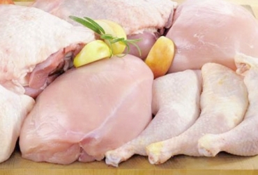 El crecimiento del consumo del pollo ha crecido casi un 50% en las mesas colombianas. Foto: la100.cienradios.com Ganadería, ganadería colombia, noticias ganaderas, noticias ganaderas colombia, CONtexto ganadero, carne, pollo, cerdo, consumo carne, consumo pollo, consumo cerdo, proteínas animales, disminucaicómn consumo carne, carne de res, aumento consumo pollo, propiedades de valor carne, propiedades de valor cerdo, propiedades de valor pollo, ganaderos, ganaderos colombia
