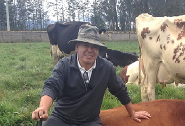 “Dedicaré grandes esfuerzos a la transferencia de mi conocimiento en las ganaderías de la sabana de Bogotá”, sostuvo Carlos Jairo Gómez. Foto: http://agustiniano75.net/ Carlos Jairo Gómez, asume la vicepresidencia de Asoganaderos, experto en biotecnología, padre de la transferencia de embriones, biotecnologías reproductivas, transferencia de conocimiento, experiencia y pericia, 26.000 preñeces, Sabana de Bogotá, competitividad ganadera, noticias de ganadería colombiana, CONtexto ganadero.