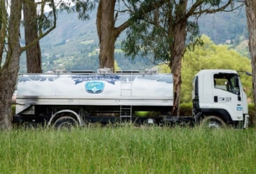 Alpina decidió apostarle a la sosteniblidad con diferentes iniciativas, al tiempo que seguirá apoyando a los ganaderos nacionales. Foto: alpina.com Alpina, Ganadería Sostenible, huella de carbono, Cambio climático, Medio Ambiente, cero deforestación, Buenas Prácticas Ganaderas, Páramos, conservación, pulverizadora, importaciones, leche, vehículos a gas, tecnología Euro IV, emisiones, operación logística, plástico neutro, nutrición, compromisos, Ganadería, ganadería colombia, noticias ganaderas colombia, CONtexto ganadero
