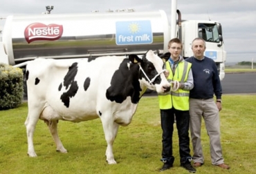 Nestlé es otra de las empresas que a nivel mundial le apuestan a la producción limpia en los próximos años, siempre con una mirada de cadena productiva. Foto: ganaderia.com Nestlé, gases de efecto invernadero, producción limpia, Cambio climático, agricultura regenerativa, cadena de suministro, proveedores, ingredientes agrícolas, materias primas, granjas lecheras, suelos saludables, cacao, Café, origen sostenible, Ganadería, ganadería colombia, noticias ganaderas colombia, CONtexto ganadero