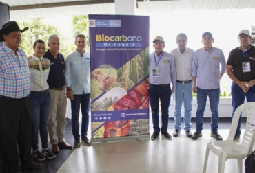 Ganaderos de Meta y Cundinamarca, proveedores de leche para La Catira suscribieron el acuerdo de cero deforestación en su propósito de un trabajo amigable con el medio ambiente. Foto: minambiente.gov.co cero deforestación, acuerdo, carbono, Meta, cundinamarca, Cumaral, restrepo, Medina, Minagricultura, MinAmbiente, Gobernación, Alcaldía, Fedegán-FNG, La Catira, empresa ancla, caracterización, productores, ganaderos, proveedores, Sena, Secretaría de Agricultura, predios demostrativos, especies arbóreas, Sistemas silvopastoriles, monitoreo, esquemas de alimentación, Ganadería, ganadería colombia, noticias ganaderas colombia, CONtexto ganadero